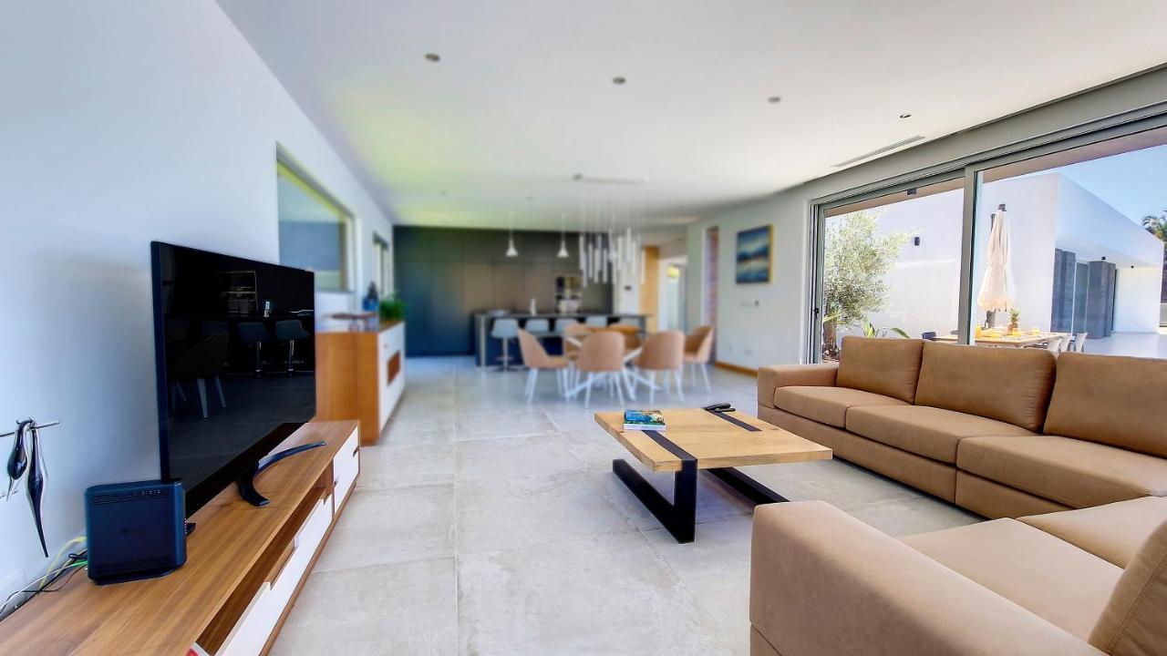 Villa Blue Horizon By Lovelystay Tabua  ภายนอก รูปภาพ